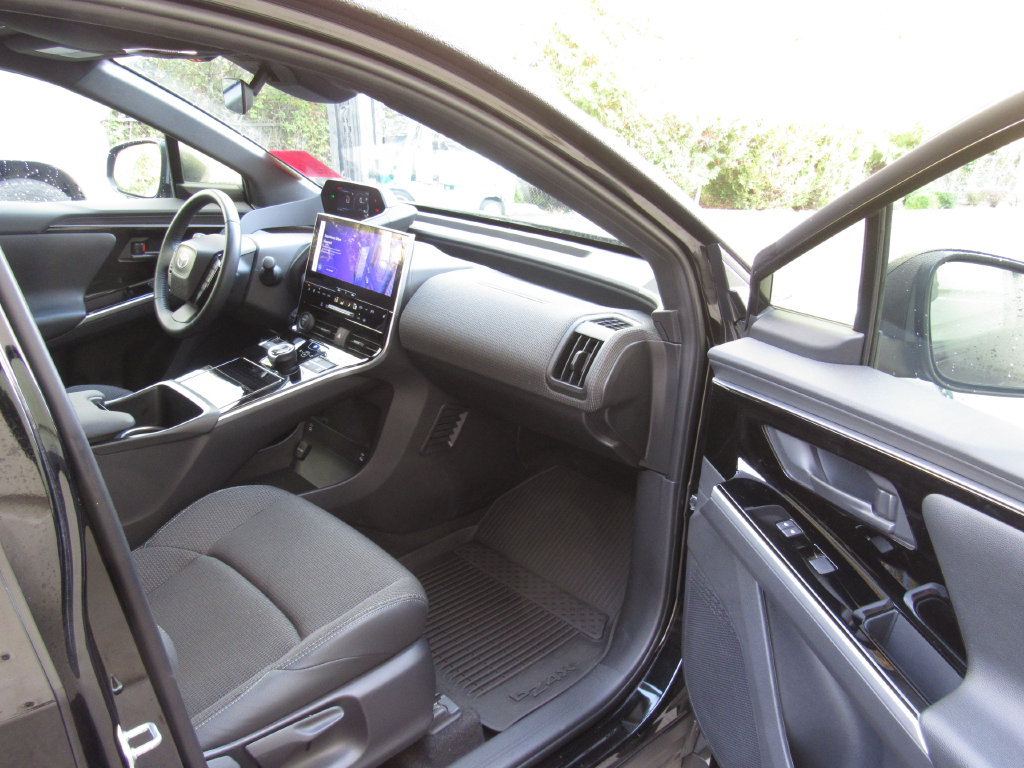 Used 2024 Toyota bZ4X FWD w/ Weather Package image 18