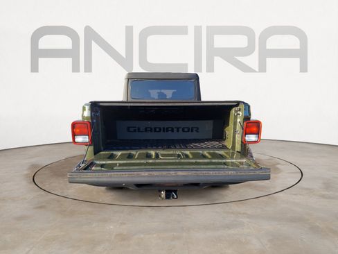 Used 2023 Jeep Gladiator Sport AWD/4WD image 12