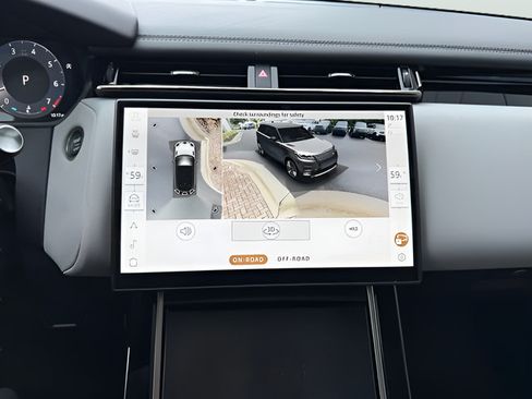 Certified 2026 Land Rover Range Rover Velar Dynamic SE AWD/4WD image 21