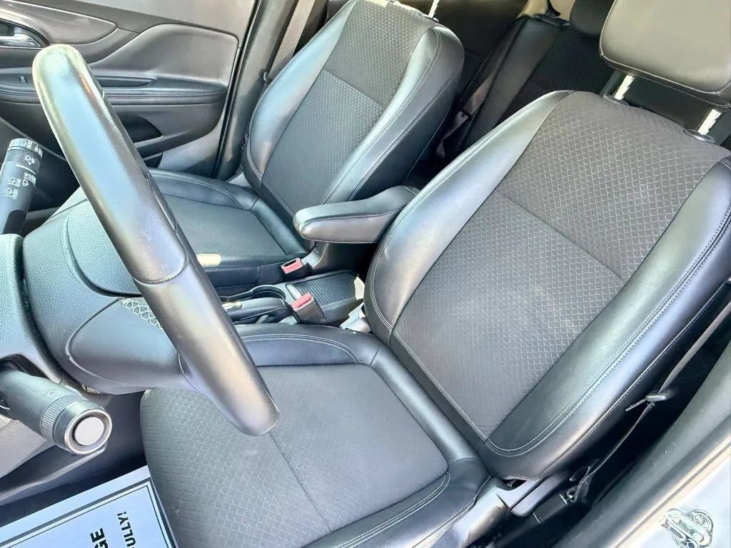Used 2019 Buick Encore Sport Touring AWD/4WD image 12