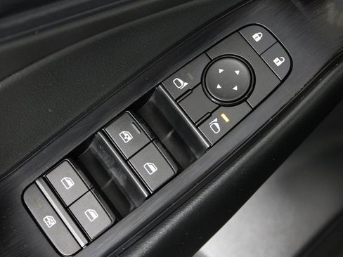 Used 2024 Nissan Rogue S image 19