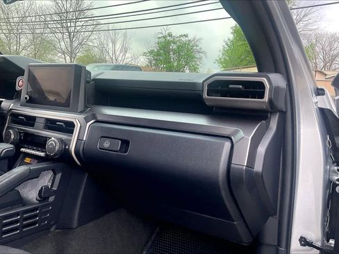 Used 2025 Toyota 4Runner TRD Off-Road image 18