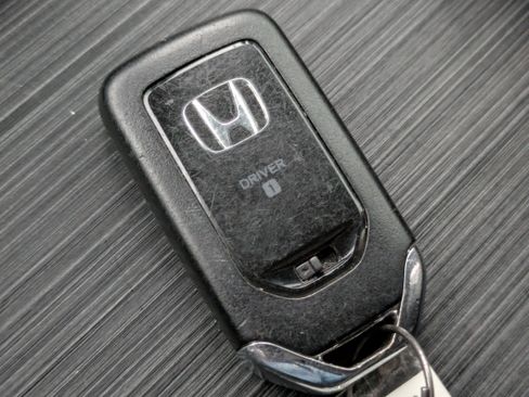 Used 2021 Honda Pilot Touring image 33