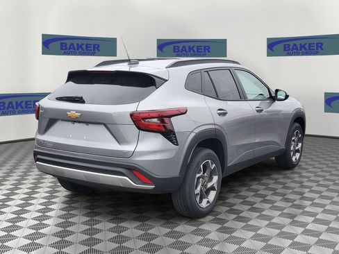 New 2026 Chevrolet Trax LT w/ Driver Confidence Package FWD image 2