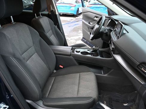 Used 2025 Nissan Rogue SV image 20
