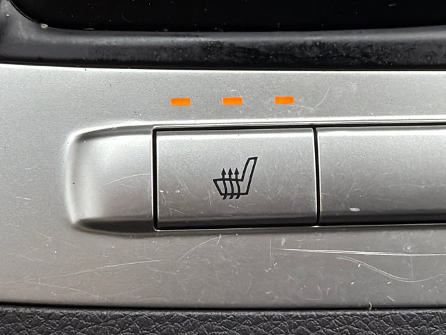 Used 2024 Kia Carnival LX FWD image 29