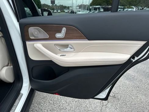 Used 2025 Mercedes-Benz GLS 450 4MATIC image 30