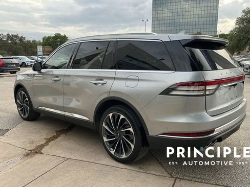 Used 2020 Lincoln Aviator Reserve w/ Equipment Group 202A image 4