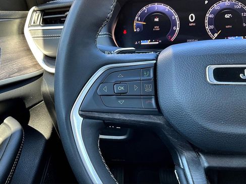 Certified 2024 Jeep Grand Cherokee Limited image 27