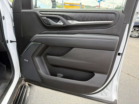 Used 2024 GMC Yukon Denali AWD/4WD image 14