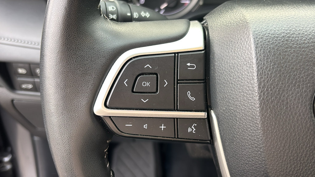 Used 2025 Toyota Highlander XLE AWD/4WD image 19