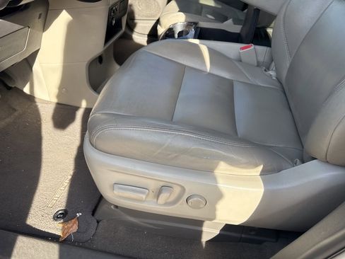 Used 2015 Toyota Sienna XLE image 12