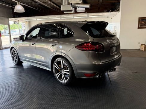 Used 2014 Porsche Cayenne Turbo S AWD/4WD image 6