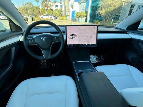 Used 2022 Tesla Model 3 Long Range image 21