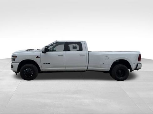 Used 2026 RAM 3500 Laramie AWD/4WD image 9