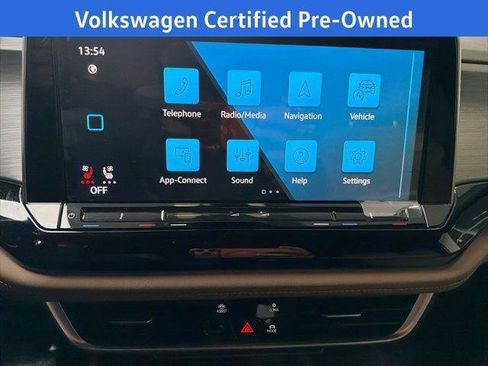 Certified 2024 Volkswagen Atlas Cross Sport SE image 23
