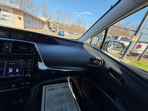 Used 2021 Toyota Prius LE image 24