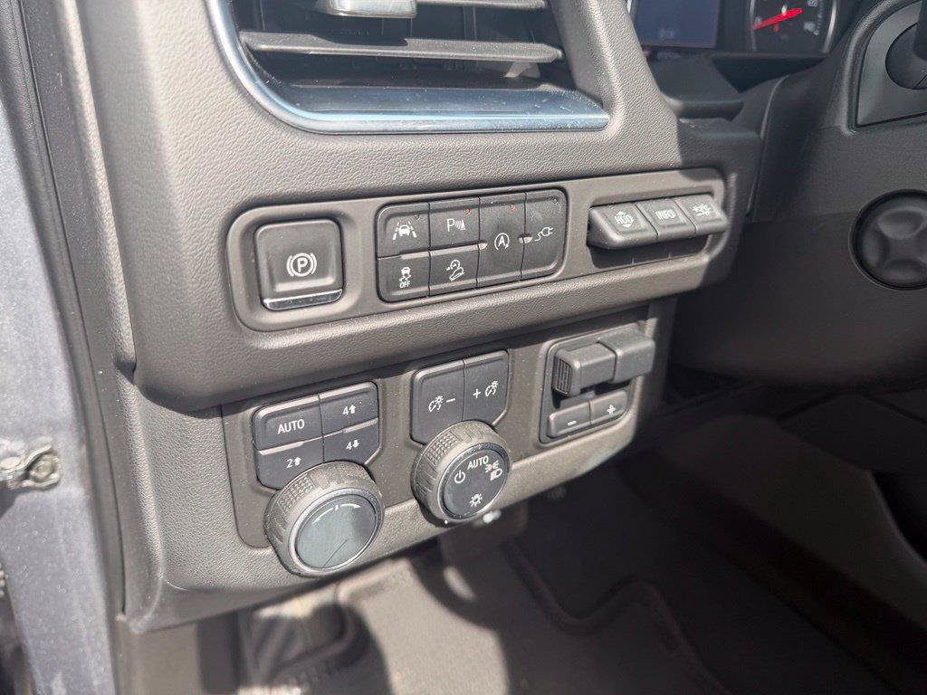 Used 2021 Chevrolet Tahoe High Country w/ Premium Package AWD/4WD image 15