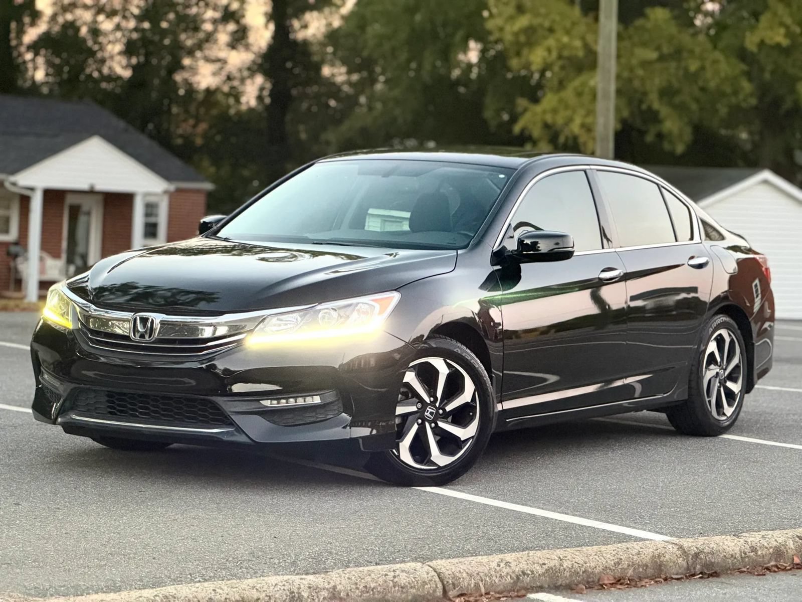Used 2017 Honda Accord EX-L image 24