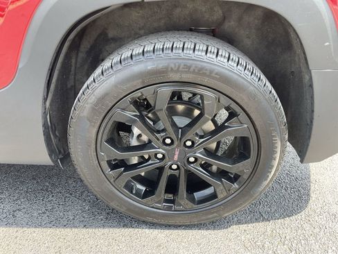 Used 2022 GMC Terrain SLE w/ Driver Convenience Package AWD/4WD image 8