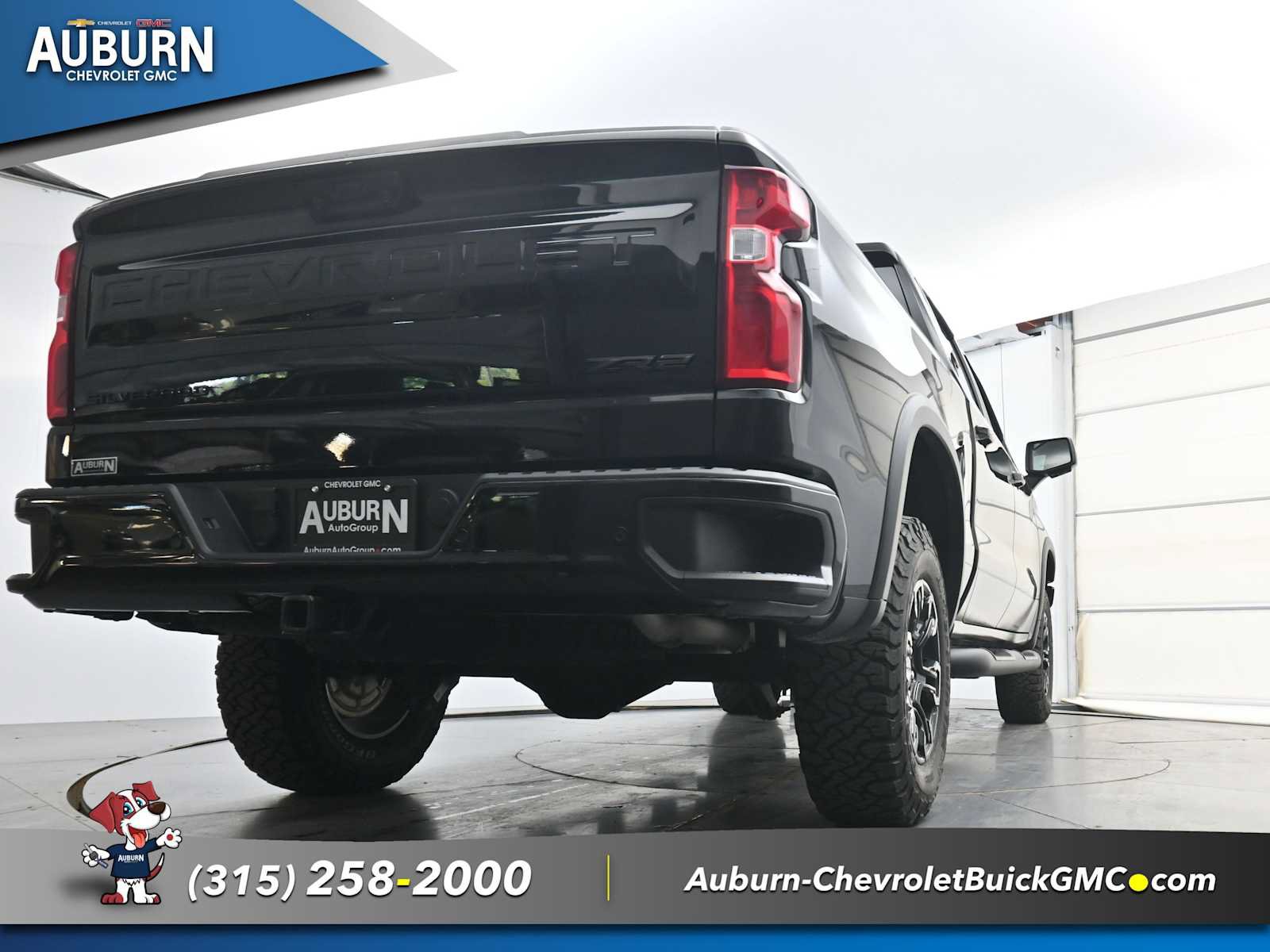 Used 2024 Chevrolet Silverado 1500 ZR2 w/ Technology Package AWD/4WD image 25