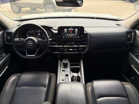 Used 2024 Nissan Pathfinder SL w/ SL Premium Package FWD image 22