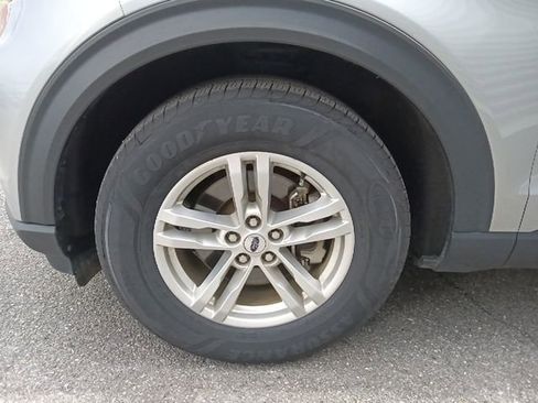 Certified 2022 Ford Explorer XLT w/ Class IV Trailer Tow Package image 10