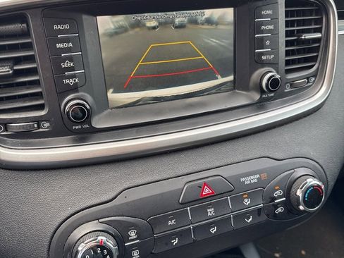 Used 2020 Kia Sorento L image 2