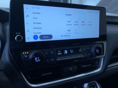 Certified 2025 Toyota Grand Highlander AWD image 28