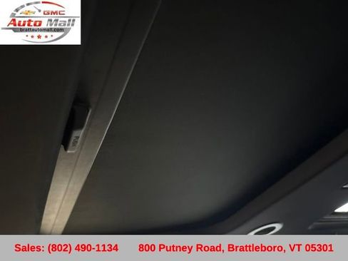 Used 2022 Chevrolet Traverse RS image 23