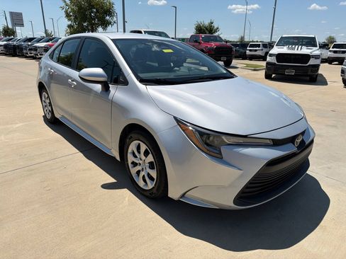 Used 2024 Toyota Corolla LE FWD image 7