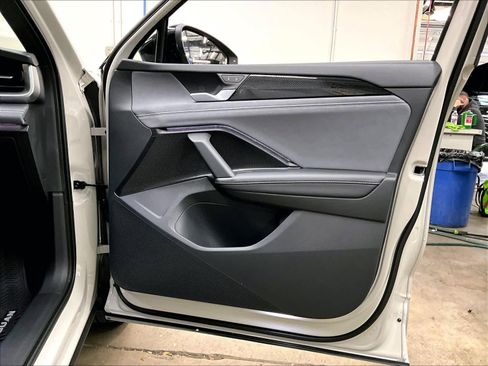 New 2026 Volkswagen Tiguan SE R-Line image 30