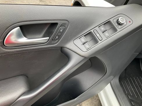 Used 2014 Volkswagen Tiguan SE FWD image 22
