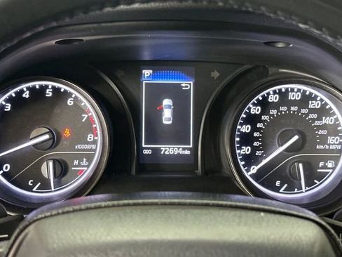 Used 2022 Toyota Camry SE FWD image 29