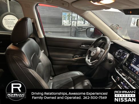 Certified 2023 Nissan Pathfinder SL AWD/4WD image 9