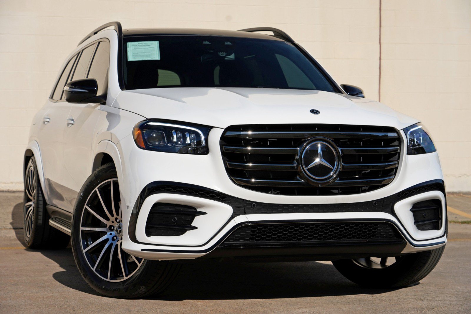 Used 2026 Mercedes-Benz GLS 580 4MATIC w/ Night Package image 4