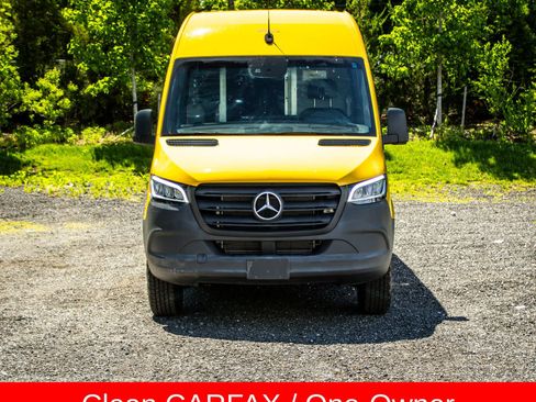 Used 2021 Mercedes-Benz Sprinter 2500 image 2