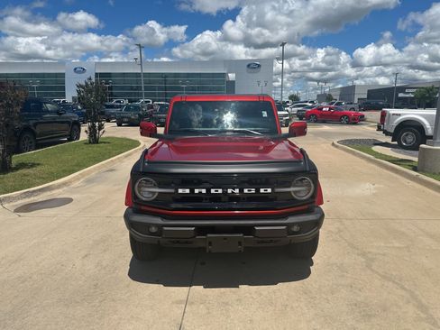 Used 2024 Ford Bronco Outer Banks AWD/4WD image 9