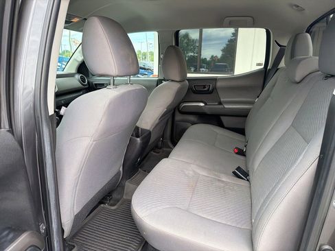 Used 2022 Toyota Tacoma SR5 w/ SR5 Appearance Package (SM) RWD image 4