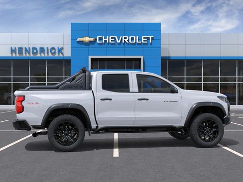 New 2026 Chevrolet Colorado Trail Boss w/ Midnight Edition AWD/4WD image 6