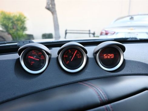 Used 2013 Nissan 370Z Coupe image 32