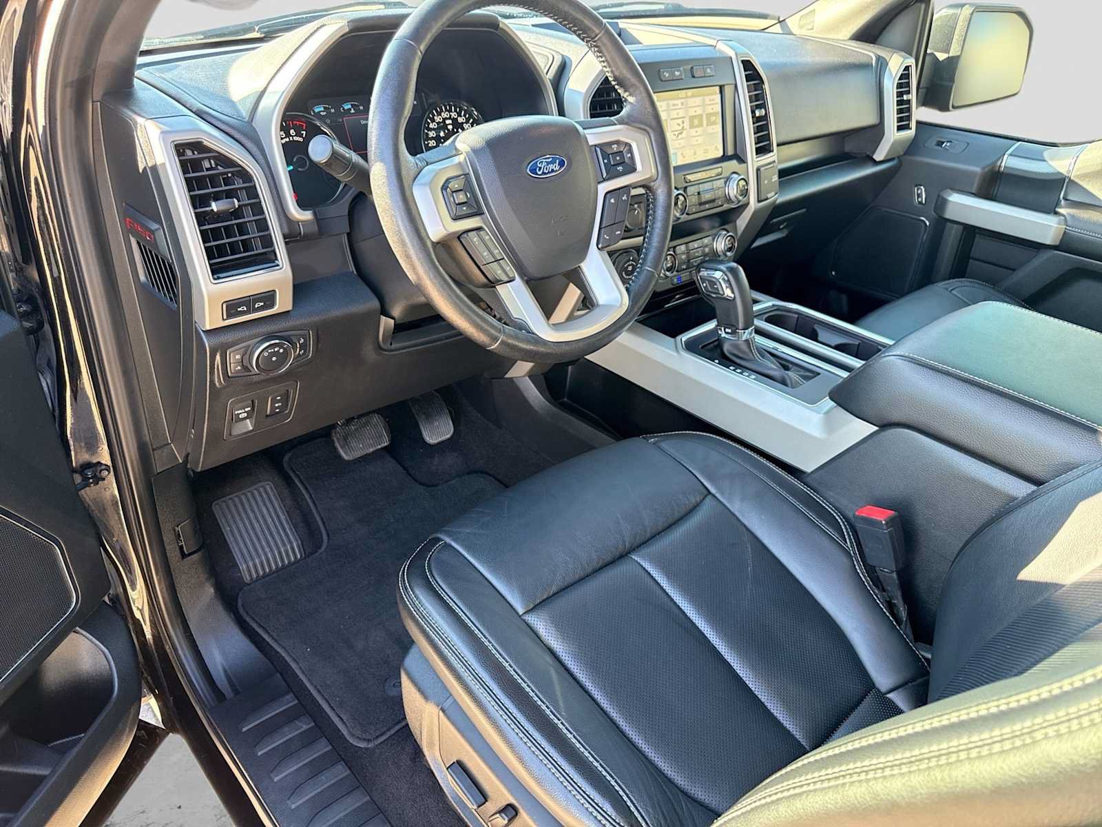 Certified 2019 Ford F150 Lariat w/ Equipment Group 502A Luxury AWD/4WD image 2