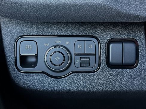 Used 2024 Mercedes-Benz Sprinter 144 Cargo image 28