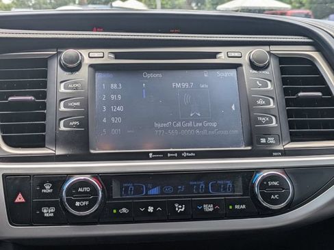 Used 2018 Toyota Highlander XLE AWD/4WD image 20