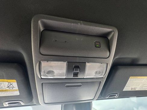 Used 2025 Nissan Frontier PRO-4X AWD/4WD image 26