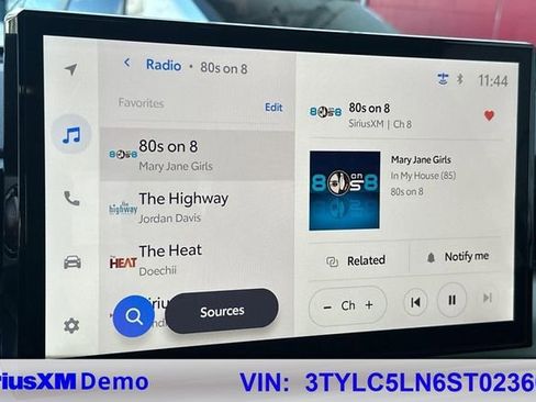 Used 2025 Toyota Tacoma TRD Off-Road image 32
