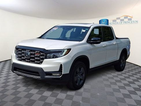 Certified 2024 Honda Ridgeline TrailSport image 3