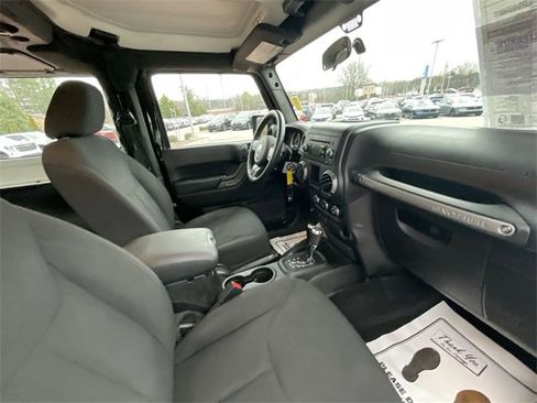 Used 2018 Jeep Wrangler Sport image 27