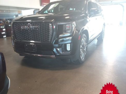 Used 2024 GMC Yukon XL Denali Ultimate AWD/4WD image 1