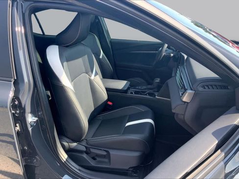 Used 2025 Toyota Camry SE w/ Multimedia Upgrade Package FWD image 9